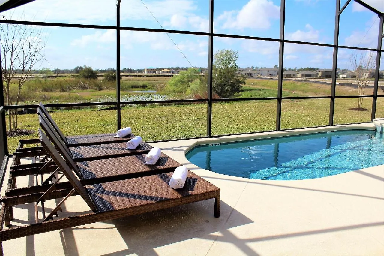 Holiday home Ideal For Families & Couples - Lake View - South Facing Pool & Spa - Game Room - Providence Golf Community - Access To Resort Amenities Davenport United States