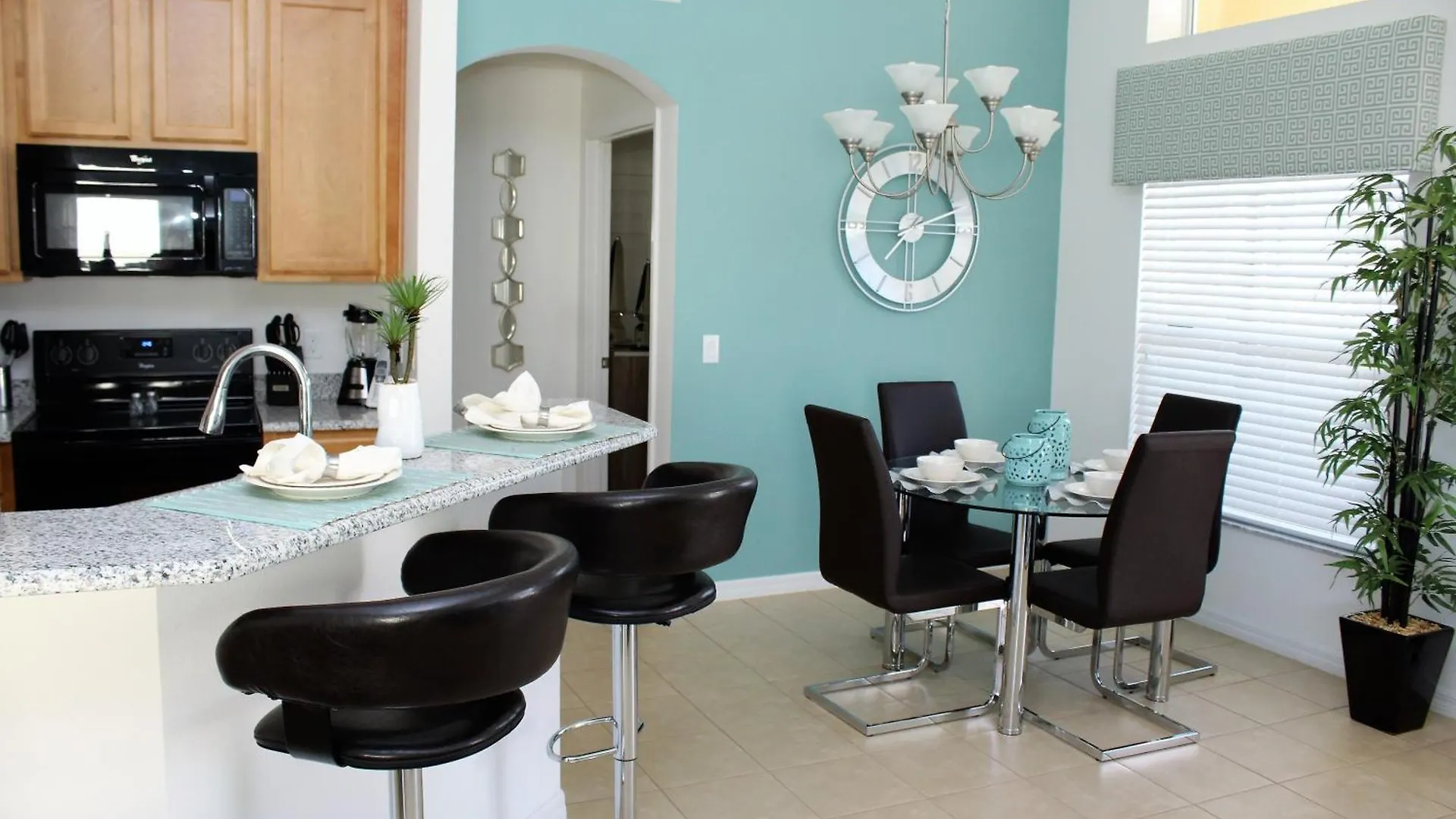 Holiday home Ideal For Families & Couples - Lake View - South Facing Pool & Spa - Game Room - Providence Golf Community - Access To Resort Amenities Davenport
