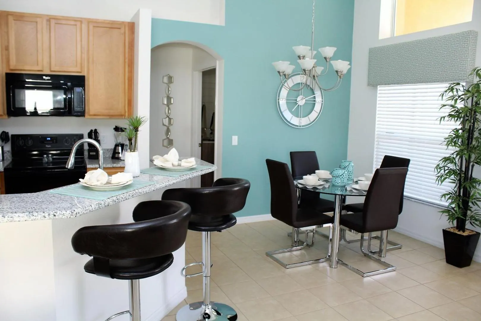 Holiday home Ideal For Families & Couples - Lake View - South Facing Pool & Spa - Game Room - Providence Golf Community - Access To Resort Amenities Davenport