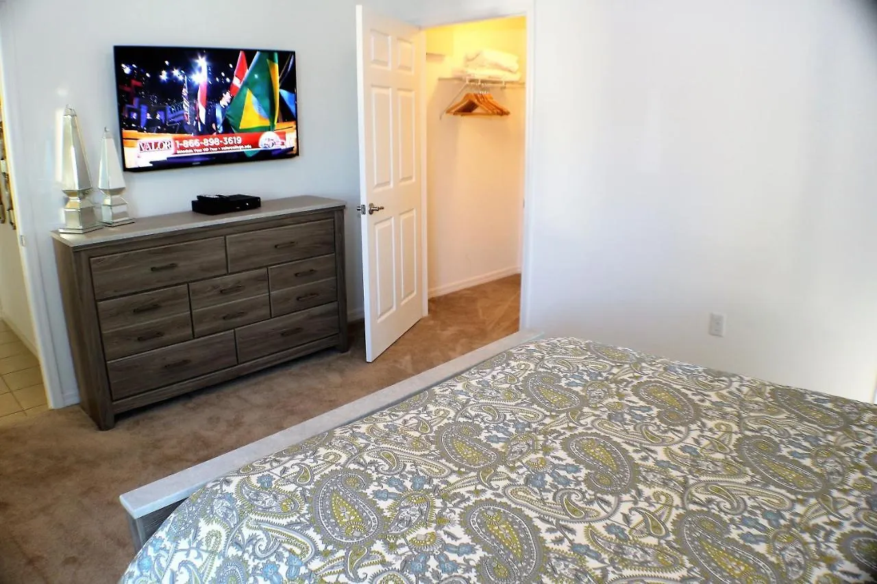 Holiday home Ideal For Families & Couples - Lake View - South Facing Pool & Spa - Game Room - Providence Golf Community - Access To Resort Amenities Davenport